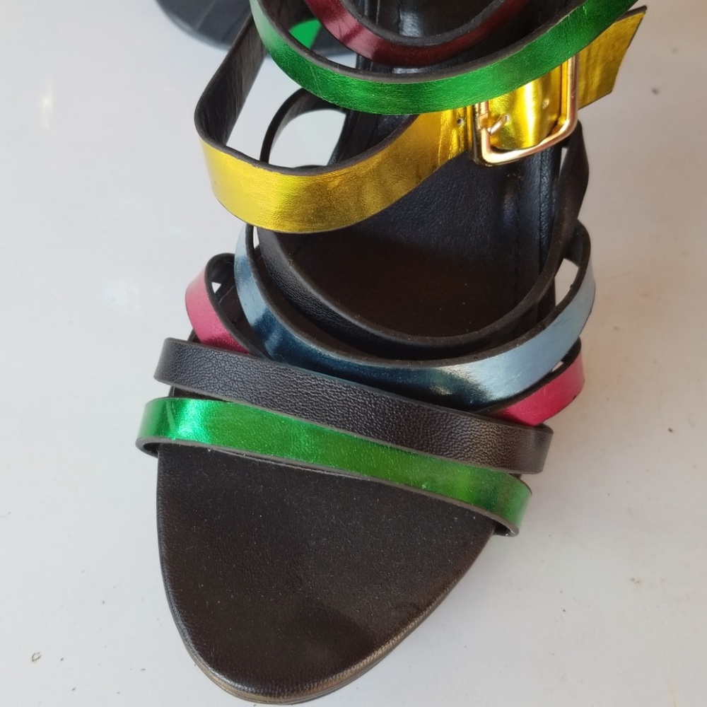 Heels - Picture 3 of 3